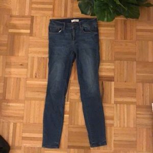 SOLD ❌Loft stretchy skinny jeans